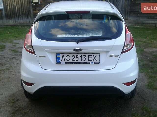 Білий Форд Фієста, об'ємом двигуна 1 л та пробігом 189 тис. км за 5250 $, фото 4 на Automoto.ua
