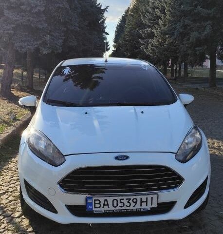 Білий Форд Фієста, об'ємом двигуна 1 л та пробігом 132 тис. км за 5800 $, фото 1 на Automoto.ua