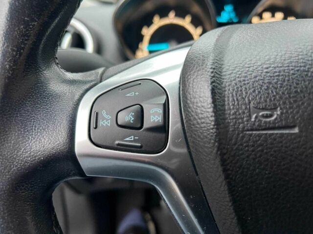 Белый Форд Фиеста, объемом двигателя 1 л и пробегом 151 тыс. км за 6940 $, фото 14 на Automoto.ua