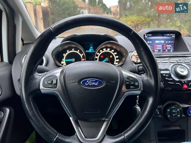 Белый Форд Фиеста, объемом двигателя 1 л и пробегом 151 тыс. км за 6940 $, фото 10 на Automoto.ua