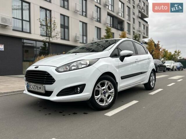 Белый Форд Фиеста, объемом двигателя 1 л и пробегом 133 тыс. км за 7000 $, фото 2 на Automoto.ua
