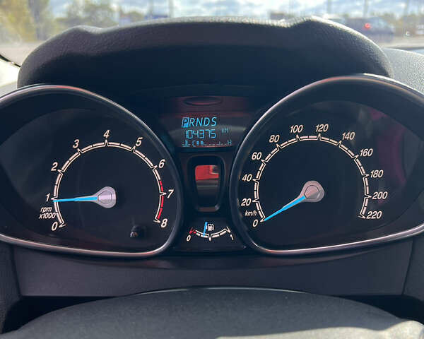 Білий Форд Фієста, об'ємом двигуна 1 л та пробігом 104 тис. км за 5400 $, фото 15 на Automoto.ua