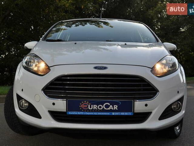 Белый Форд Фиеста, объемом двигателя 1.6 л и пробегом 124 тыс. км за 8500 $, фото 9 на Automoto.ua