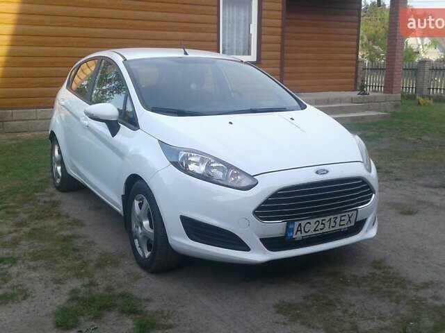 Білий Форд Фієста, об'ємом двигуна 1 л та пробігом 189 тис. км за 5250 $, фото 1 на Automoto.ua