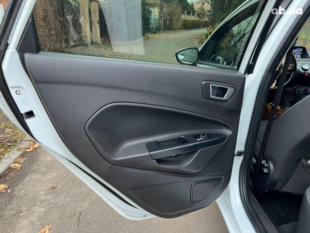 Белый Форд Фиеста, объемом двигателя 1 л и пробегом 151 тыс. км за 6940 $, фото 17 на Automoto.ua