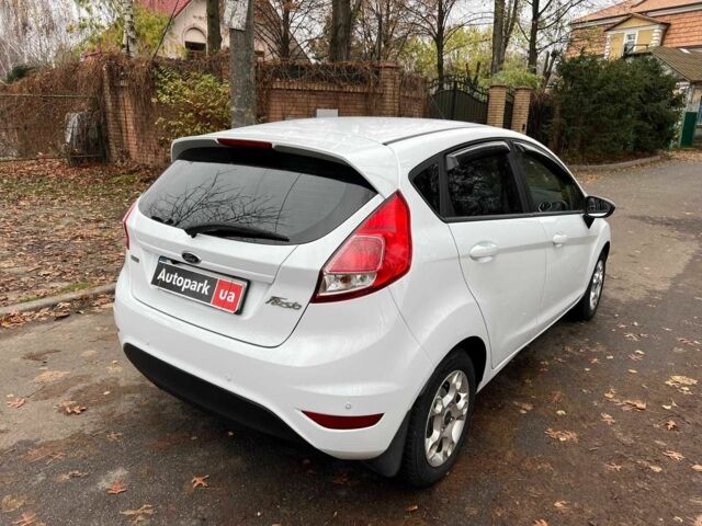 Белый Форд Фиеста, объемом двигателя 1 л и пробегом 151 тыс. км за 6940 $, фото 4 на Automoto.ua