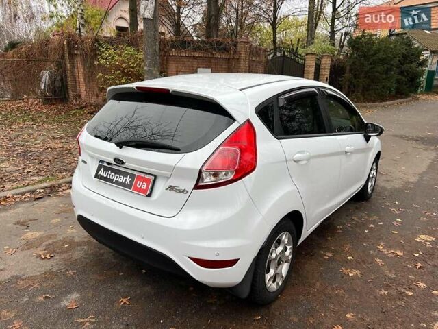 Белый Форд Фиеста, объемом двигателя 1 л и пробегом 151 тыс. км за 6940 $, фото 4 на Automoto.ua