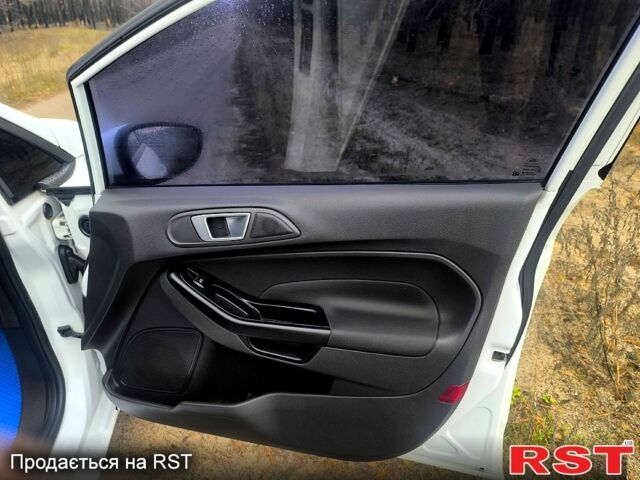 Білий Форд Фієста, об'ємом двигуна 1.5 л та пробігом 190 тис. км за 7500 $, фото 11 на Automoto.ua