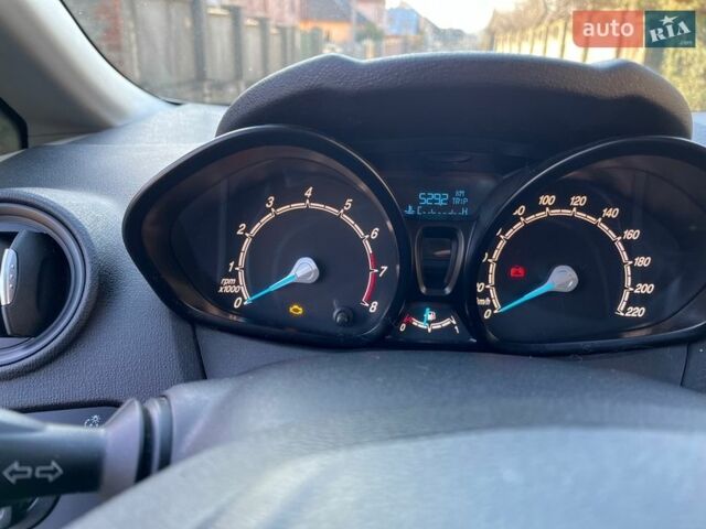 Белый Форд Фиеста, объемом двигателя 1.24 л и пробегом 170 тыс. км за 6000 $, фото 17 на Automoto.ua