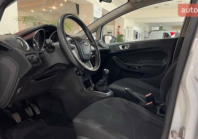 Белый Форд Фиеста, объемом двигателя 1.6 л и пробегом 68 тыс. км за 6456 $, фото 15 на Automoto.ua