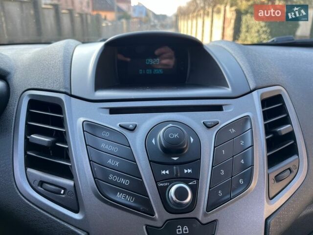 Белый Форд Фиеста, объемом двигателя 1.24 л и пробегом 170 тыс. км за 6000 $, фото 14 на Automoto.ua