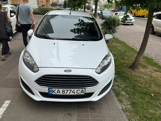 Білий Форд Фієста, об'ємом двигуна 1 л та пробігом 120 тис. км за 5600 $, фото 3 на Automoto.ua