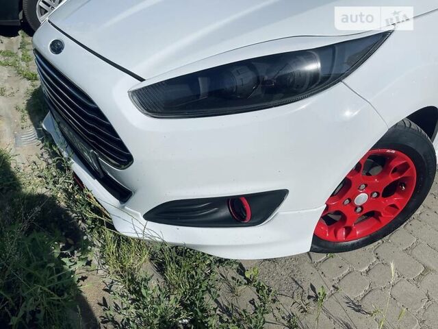 Белый Форд Фиеста, объемом двигателя 1 л и пробегом 176 тыс. км за 7000 $, фото 29 на Automoto.ua