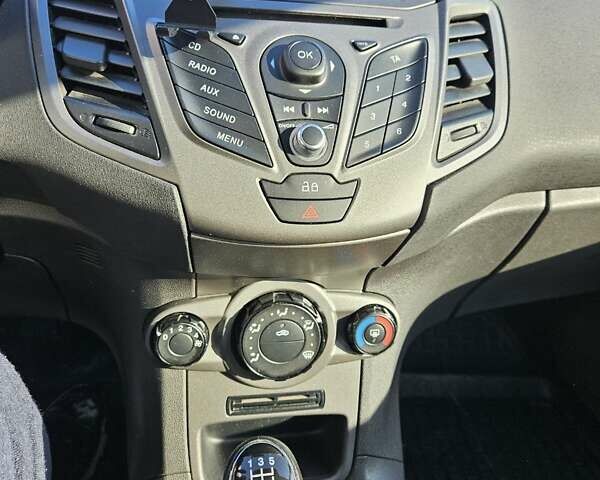 Белый Форд Фиеста, объемом двигателя 1 л и пробегом 108 тыс. км за 6200 $, фото 7 на Automoto.ua