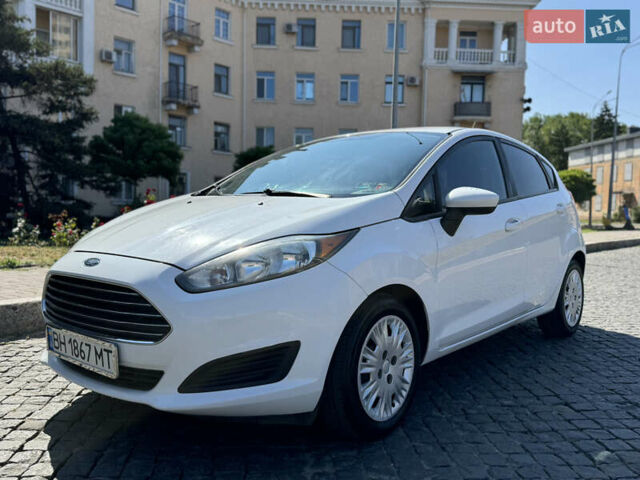 Білий Форд Фієста, об'ємом двигуна 1.6 л та пробігом 148 тис. км за 7700 $, фото 4 на Automoto.ua
