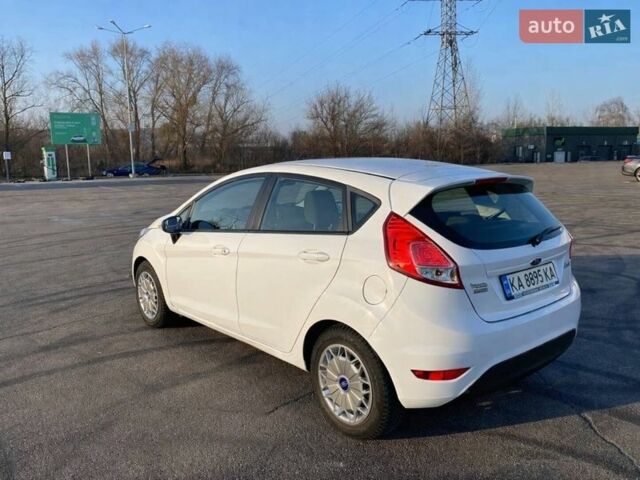 Білий Форд Фієста, об'ємом двигуна 1 л та пробігом 134 тис. км за 5900 $, фото 1 на Automoto.ua