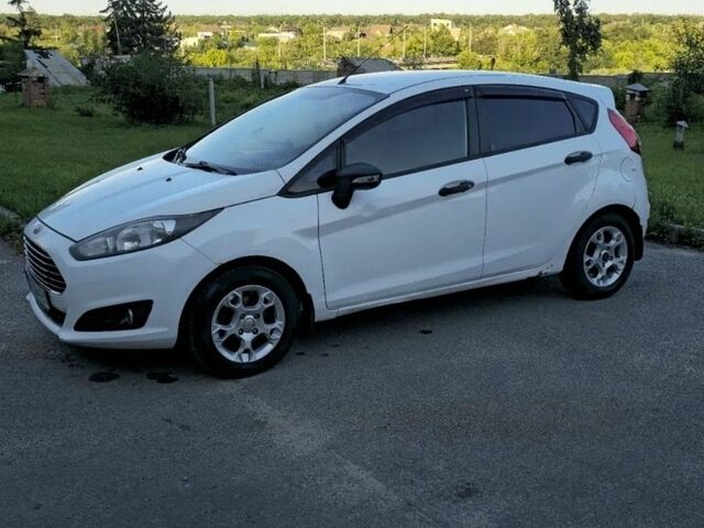Білий Форд Фієста, об'ємом двигуна 1.24 л та пробігом 245 тис. км за 4400 $, фото 3 на Automoto.ua
