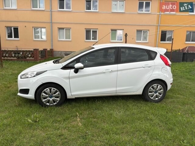 Белый Форд Фиеста, объемом двигателя 1.5 л и пробегом 240 тыс. км за 5000 $, фото 3 на Automoto.ua