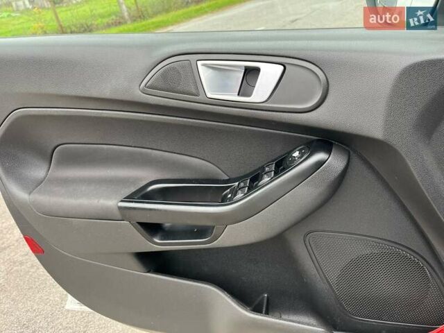 Белый Форд Фиеста, объемом двигателя 1.4 л и пробегом 194 тыс. км за 7200 $, фото 29 на Automoto.ua