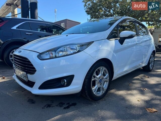 Белый Форд Фиеста, объемом двигателя 1 л и пробегом 83 тыс. км за 7200 $, фото 1 на Automoto.ua