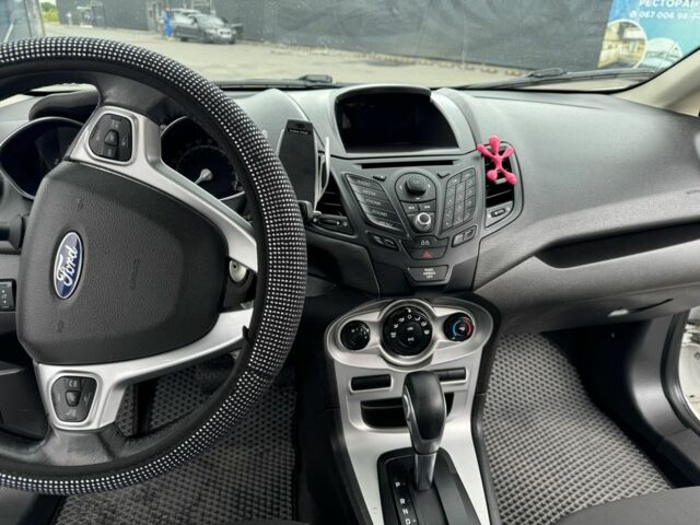 Белый Форд Фиеста, объемом двигателя 1.6 л и пробегом 155 тыс. км за 7500 $, фото 4 на Automoto.ua