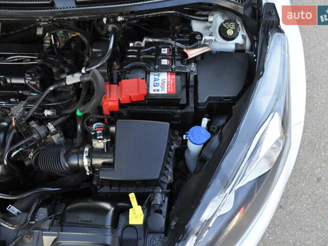 Белый Форд Фиеста, объемом двигателя 1.6 л и пробегом 124 тыс. км за 8500 $, фото 53 на Automoto.ua