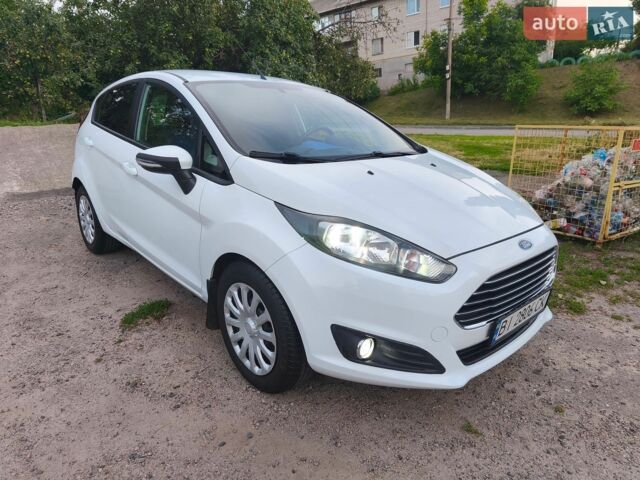 Білий Форд Фієста, об'ємом двигуна 1.5 л та пробігом 129 тис. км за 6800 $, фото 21 на Automoto.ua