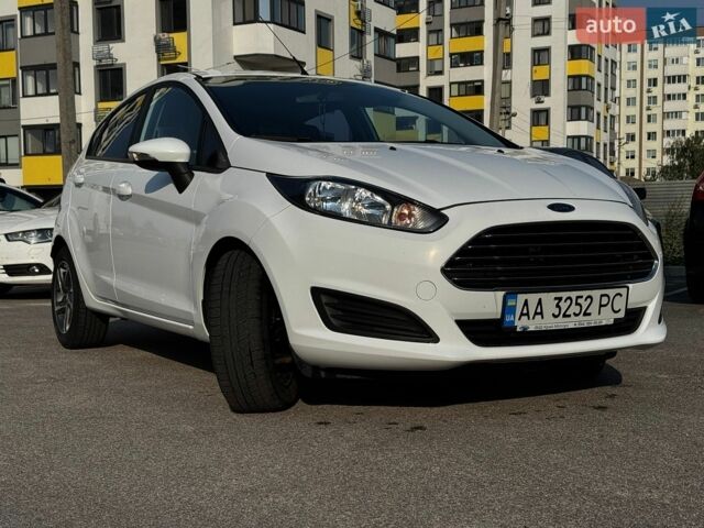 Білий Форд Фієста, об'ємом двигуна 1 л та пробігом 106 тис. км за 7900 $, фото 3 на Automoto.ua