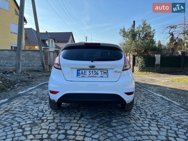 Белый Форд Фиеста, объемом двигателя 1.24 л и пробегом 170 тыс. км за 6000 $, фото 55 на Automoto.ua