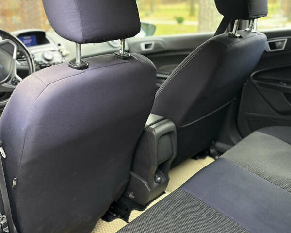 Форд Фиеста 2013 в Шепетовке на Automoto.ua Белый Форд Фиеста, объемом двигателя 1.6 л и пробегом 175 тыс. км за 7100 $, фото 12 на Automoto.ua