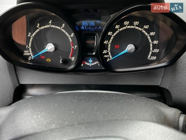 Білий Форд Фієста, об'ємом двигуна 1.24 л та пробігом 165 тис. км за 3500 $, фото 2 на Automoto.ua