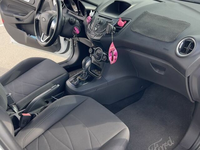 Белый Форд Фиеста, объемом двигателя 1 л и пробегом 104 тыс. км за 5600 $, фото 6 на Automoto.ua