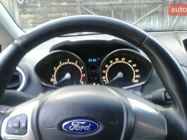 Білий Форд Фієста, об'ємом двигуна 1 л та пробігом 189 тис. км за 5250 $, фото 9 на Automoto.ua