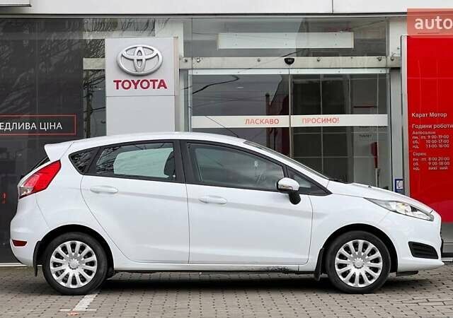 Белый Форд Фиеста, объемом двигателя 1.6 л и пробегом 68 тыс. км за 6456 $, фото 5 на Automoto.ua