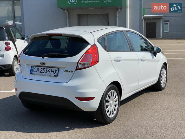 Білий Форд Фієста, об'ємом двигуна 1.5 л та пробігом 218 тис. км за 5900 $, фото 6 на Automoto.ua