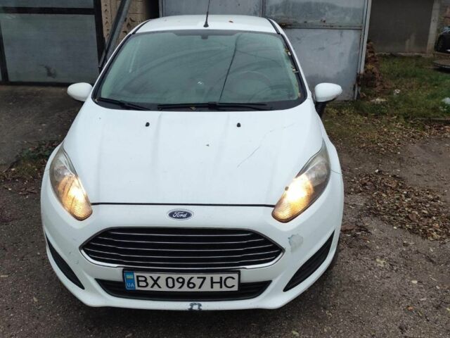 Білий Форд Фієста, об'ємом двигуна 1 л та пробігом 95 тис. км за 6500 $, фото 2 на Automoto.ua