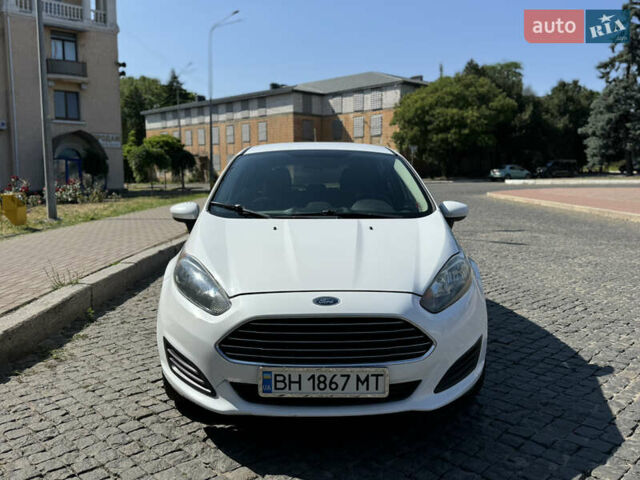 Білий Форд Фієста, об'ємом двигуна 1.6 л та пробігом 148 тис. км за 7700 $, фото 2 на Automoto.ua