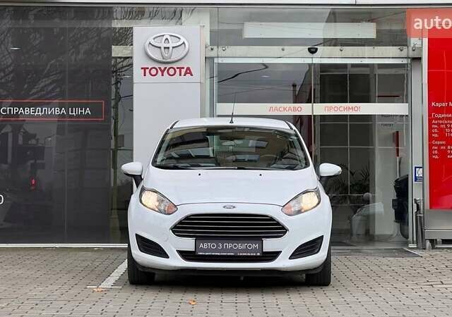 Белый Форд Фиеста, объемом двигателя 1.6 л и пробегом 68 тыс. км за 6456 $, фото 7 на Automoto.ua
