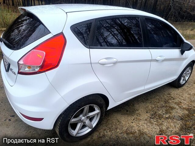 Білий Форд Фієста, об'ємом двигуна 1.5 л та пробігом 190 тис. км за 7500 $, фото 8 на Automoto.ua