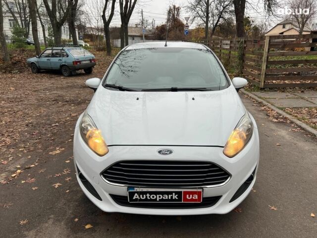 Белый Форд Фиеста, объемом двигателя 1 л и пробегом 151 тыс. км за 6940 $, фото 1 на Automoto.ua