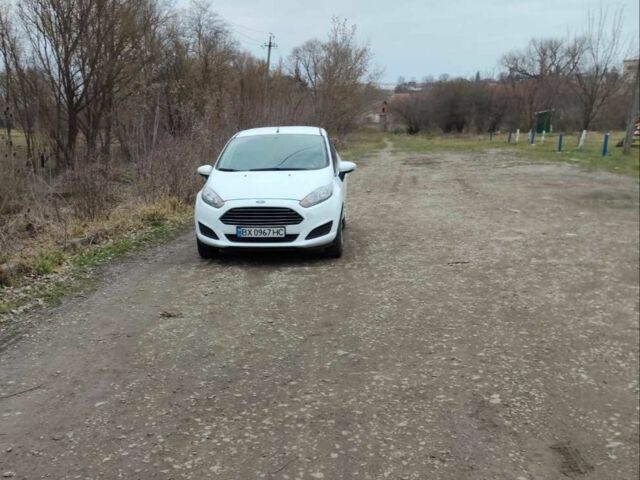 Білий Форд Фієста, об'ємом двигуна 1 л та пробігом 95 тис. км за 6500 $, фото 4 на Automoto.ua