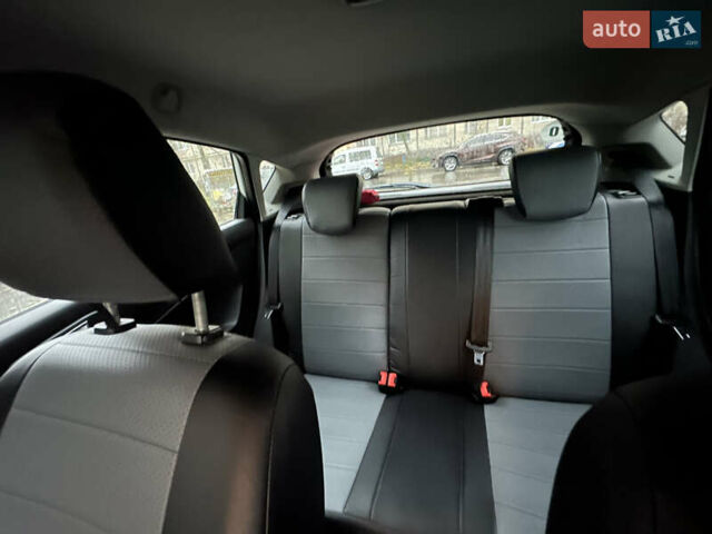 Білий Форд Фієста, об'ємом двигуна 1.5 л та пробігом 135 тис. км за 9000 $, фото 6 на Automoto.ua