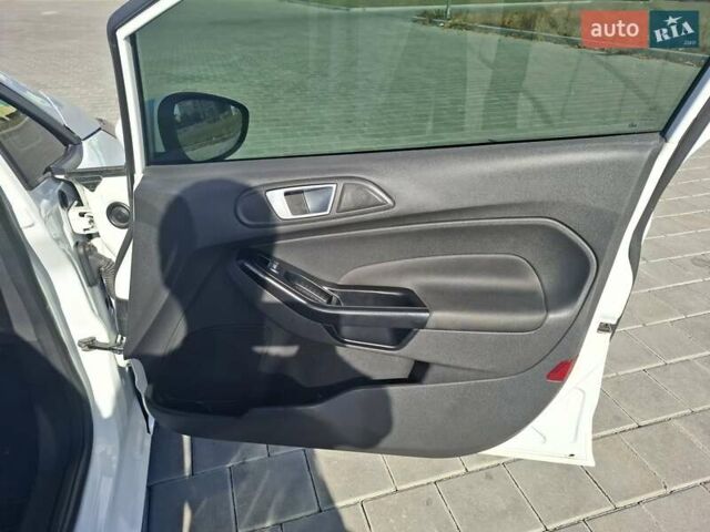 Белый Форд Фиеста, объемом двигателя 1.5 л и пробегом 218 тыс. км за 6999 $, фото 20 на Automoto.ua