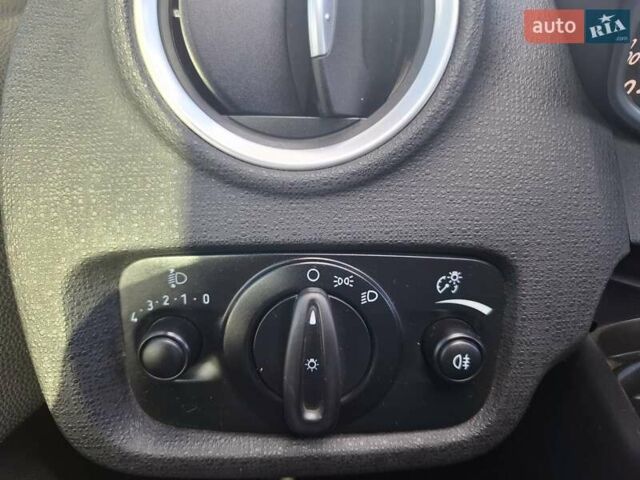 Белый Форд Фиеста, объемом двигателя 1.5 л и пробегом 218 тыс. км за 6999 $, фото 28 на Automoto.ua