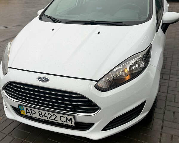 Білий Форд Фієста, об'ємом двигуна 1 л та пробігом 82 тис. км за 6699 $, фото 3 на Automoto.ua