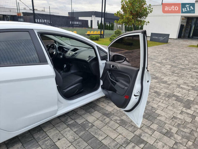 Білий Форд Фієста, об'ємом двигуна 1 л та пробігом 60 тис. км за 9900 $, фото 86 на Automoto.ua