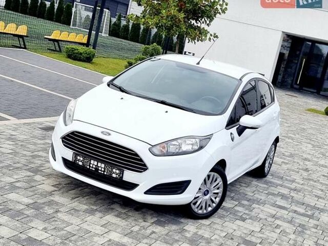 Білий Форд Фієста, об'ємом двигуна 1 л та пробігом 60 тис. км за 9900 $, фото 100 на Automoto.ua