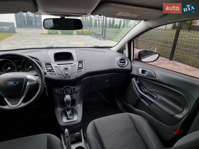 Білий Форд Фієста, об'ємом двигуна 1 л та пробігом 60 тис. км за 9900 $, фото 85 на Automoto.ua