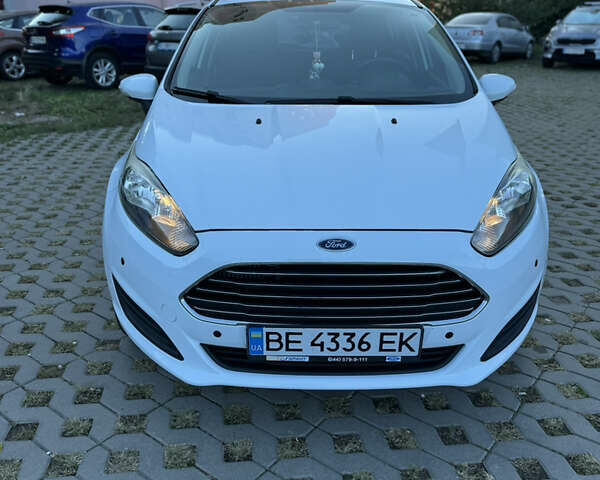 Белый Форд Фиеста, объемом двигателя 1 л и пробегом 85 тыс. км за 8500 $, фото 1 на Automoto.ua