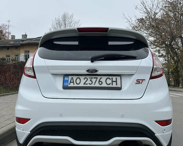 Белый Форд Фиеста, объемом двигателя 1.5 л и пробегом 228 тыс. км за 7800 $, фото 7 на Automoto.ua